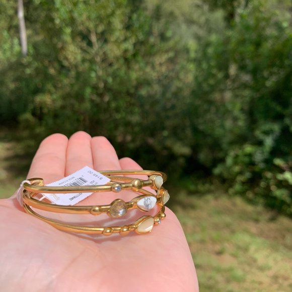 KENDRA SCOTT • Ivy Vintage Gold Statement Bracelet* - Picture 2 of 8